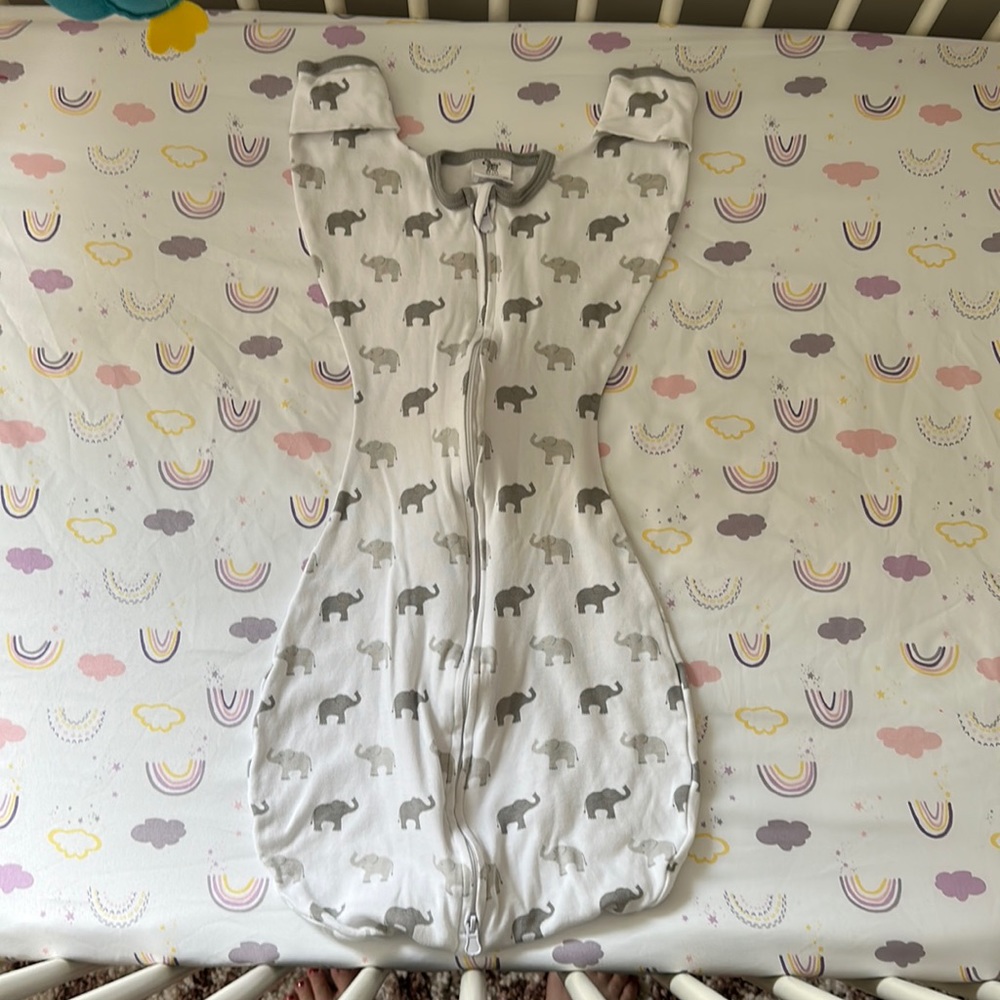 Transitional swaddle sack